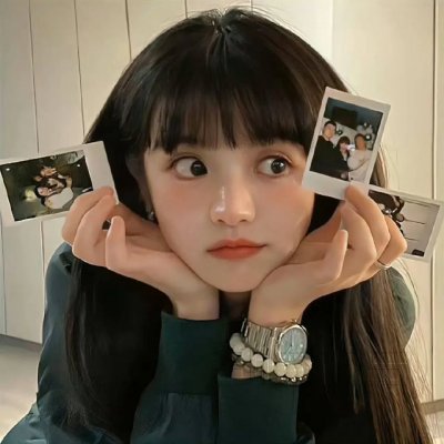 穿黄靴子的女孩